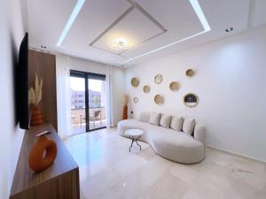 Charmant Appart , Confort avec balcon et piscine