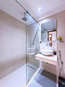 Charmant Appart , Confort avec balcon et piscine