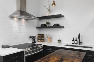 Condo with Free Parking, 3 mi Downtown & Stadium, by Coffee