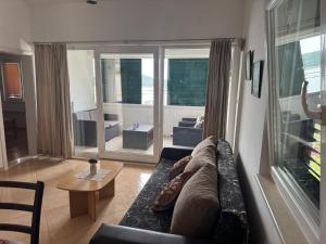 Beachside 2-Bed Bliss!