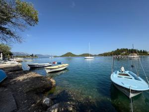 Beachside 2-Bed Bliss!