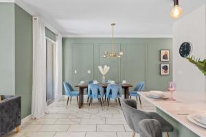 Disney Getaway Private Pool Themed Bedrooms. Book Now CG815