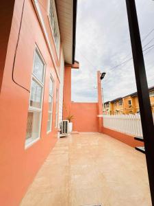 Elegant 3 Bedroom House near Airport