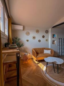 Charmant 2 pièces rénové avec vue mer