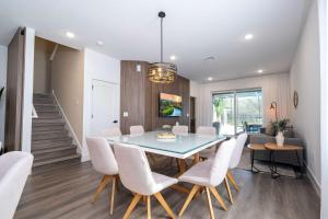 Disney Getaway Townhouse with Private Pool. Book Now DW6