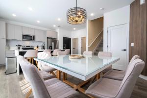 Disney Getaway Townhouse with Private Pool. Book Now DW6