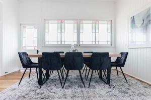 Urban Getaway Colonial 6 beds 2 bath aircon pet family