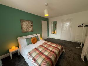 Duke's Retreat - 4 BR Sleeps 8 Ideal 4 Contractors