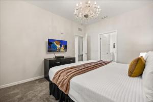 3 Bedrooms 2 Bathrooms Storey Lake 3131-406