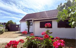 3 Bedroom Beautiful Home In Bredene
