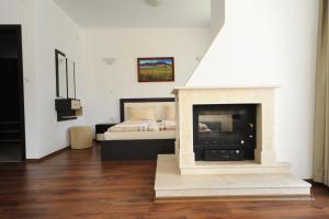 Everwood Hotel & Restaurant