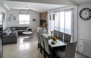 Amazing Home In Drum With Wifi