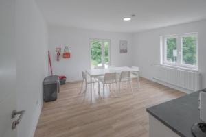 Gäste- und Monteurwohnung in Schramberg mit Parkplatz, WLAN, Küche bis 6 Personen - SCH02