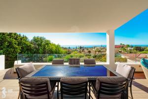 180 degree Ocean Views, Pure Paradise