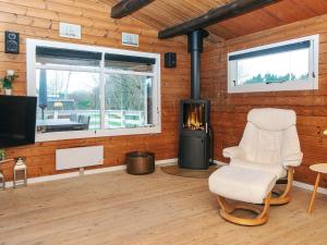 6 person holiday home in Glesborg-By Traum