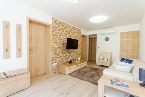 Bolyai Apartments w AC PARKING terrace ev charger