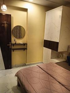 Fuchsia Stays Candolim Apartment