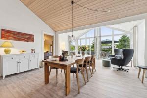 Sunny Fjord Cottage By Ringkøbing Fjord