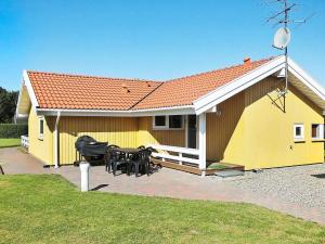 6 person holiday home in Nordborg-By Traum