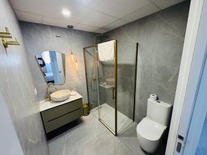 Calpe apartamento Suite Luxury 3 piscina playa aire wifi patio parking