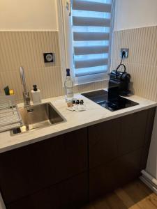 Élégant T2 sur cour Paris Goncourt