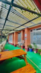 Azalea Holidays On Mall