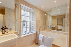 4 Bed in Widcombe oc-bhr13