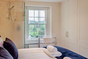 4 Bed in Widcombe oc-bhr13