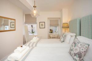 3 Bed in Bath oc-bhr53