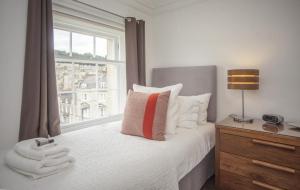 2 Bed in Bath oc-bhr28