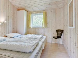 8 person holiday home in Ålbæk