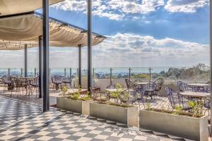 Luxe Rosebank Retreat