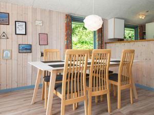6 person holiday home in Børkop-By Traum