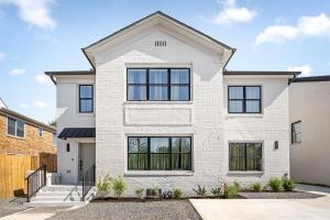 Luxe Spa Lounge, Gated 4 Parking, 2 linked Homes, Sleeps 20