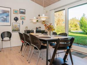 8 person holiday home in Glesborg