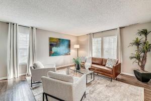 Lavish HUGE Noblesville and Carmel adjacent family home