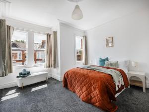 3 bdr House - Garden, easy access to centrl London