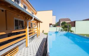 Stunning Apartment In Visnjevac With Sauna