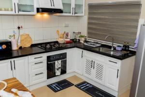 Lilys Two Bedrooms Cozy Stay in Masaki