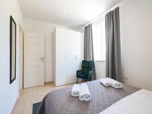 Holiday Home in Maslenica with Sea View
