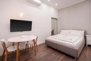 Z32 - Central & Chic - Stylish Stay by BQA