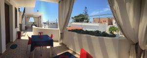Camera Matrimoniale con Balcone e Vista Mare