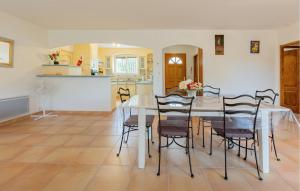 Gorgeous Home In Cessenon Sur Orb