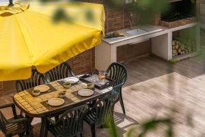 Casa Encosta do Sol by An Island Apart