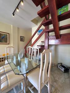 Cobertura com piscina no bairro mais charmoso de Cabo Frio, 400mts da praia do Forte