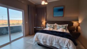 Chinook 3 Bedroom Penthouse Apartment