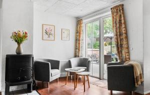 Lovely Home In Ulfborg With Wifi