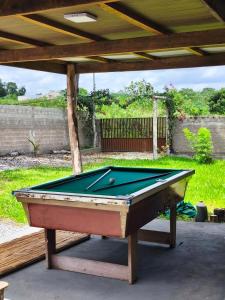 Casa Com bilhar 4 quartos alter