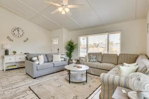 Welcoming Retreat with Pool and Patio in Peoria!