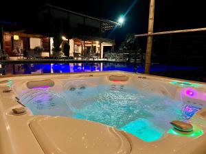 Outstanding FarmHouse jacuzzi & pool near Medellin